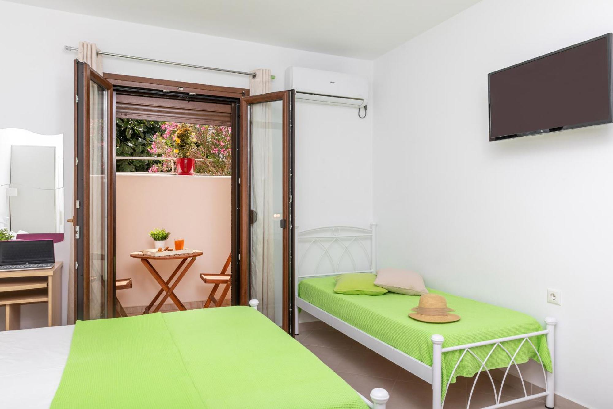 Naxos Diamond Studios Apartments Naxos City 객실 사진